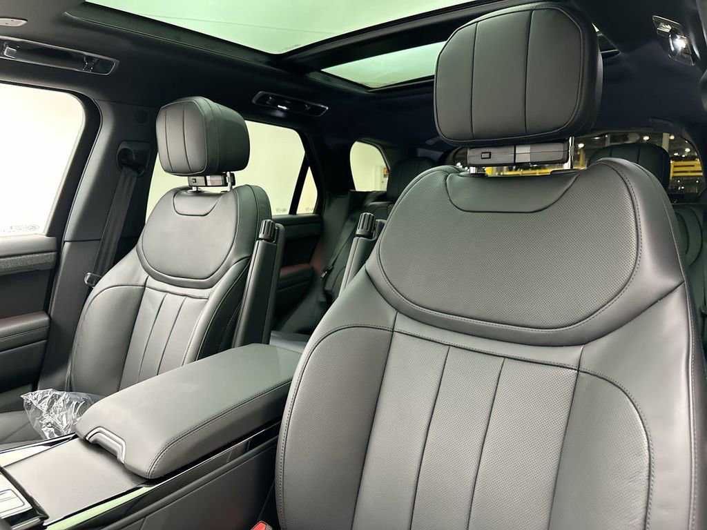 New 2026 Land Rover Range Rover Sport Dynamic SE AWD/4WD image 18