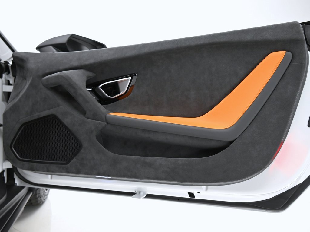 Used 2024 Lamborghini Huracan Sterrato image 23