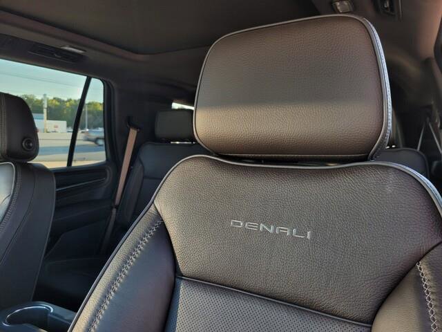 Used 2022 GMC Yukon Denali image 32