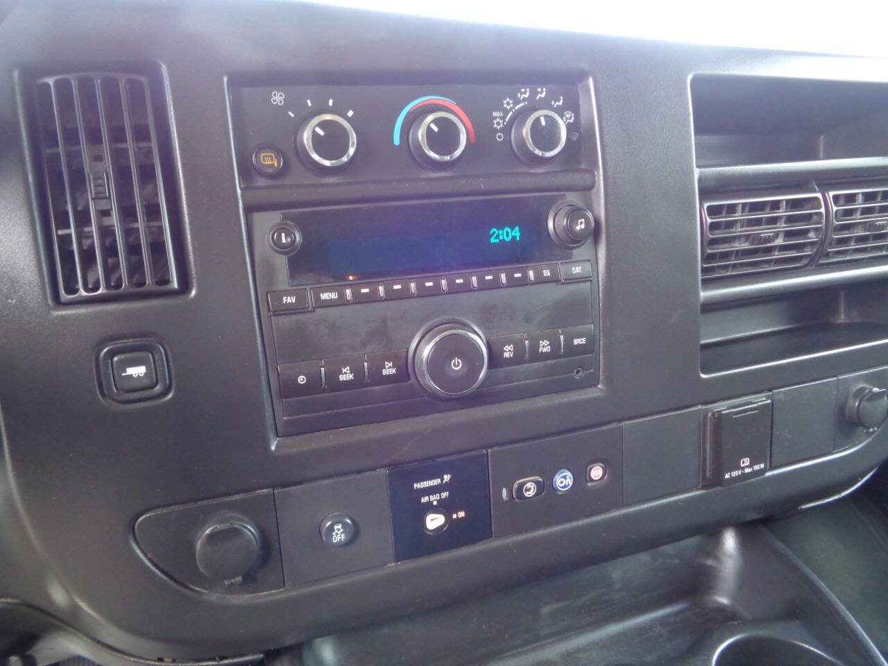 Used 2018 GMC Savana 3500 LT w/ LT Preferred Equipment Group image 13