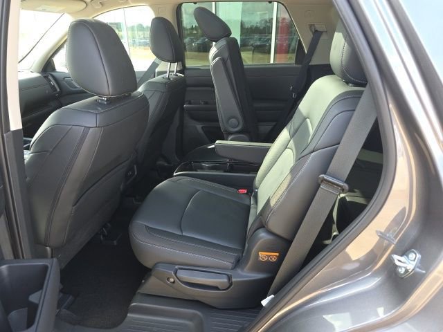 Certified 2025 Nissan Pathfinder SL w/ SL Premium Package FWD image 14