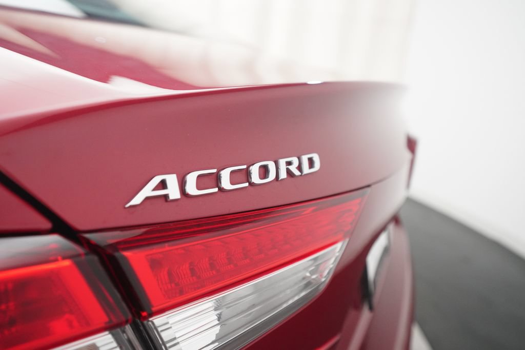 Certified 2018 Honda Accord LX image 32