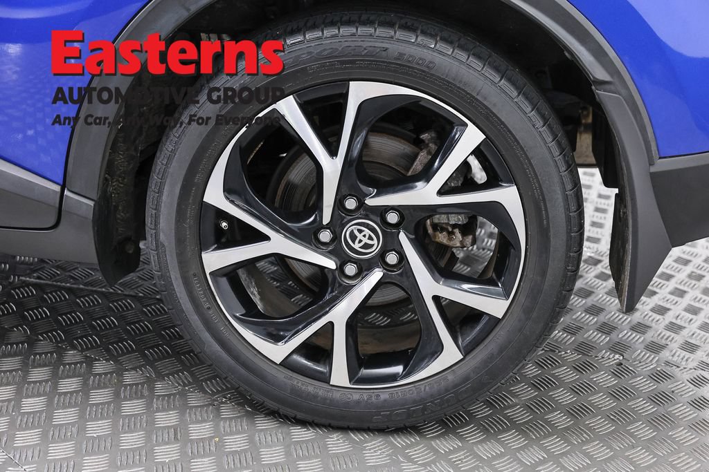 Used 2021 Toyota C-HR FWD image 32