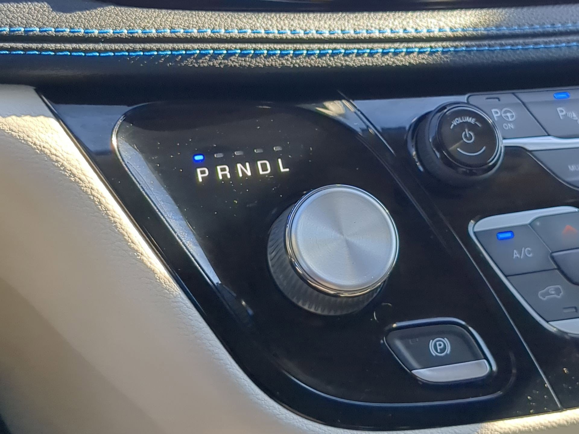 Used 2021 Chrysler Pacifica Touring-L image 26