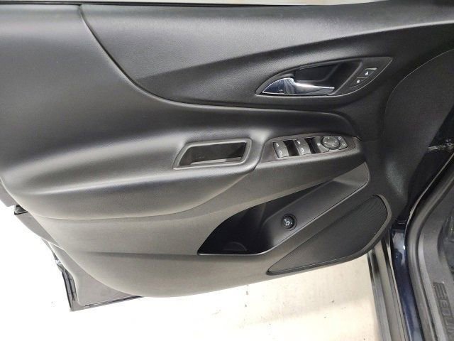 Used 2020 Chevrolet Equinox LT w/ Driver Convenience Package image 19
