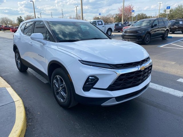 Used 2023 Chevrolet Blazer LT image 2