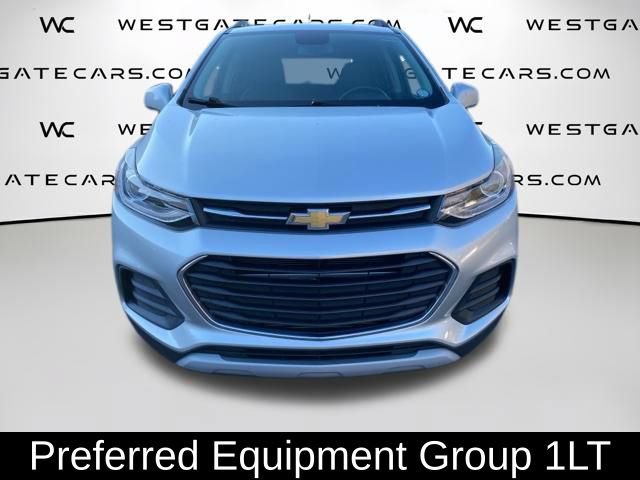 Used 2020 Chevrolet Trax LT w/ LT Convenience Package AWD/4WD image 2
