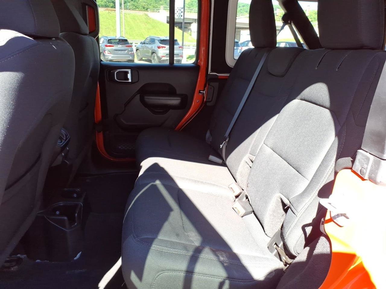 Used 2018 Jeep Wrangler Unlimited Sport AWD/4WD image 6