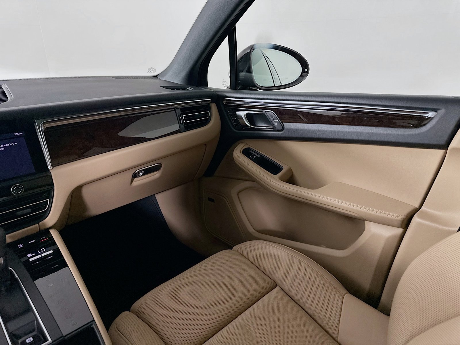 New 2026 Porsche Macan AWD/4WD image 23