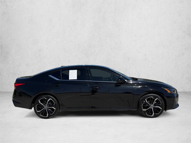 Used 2025 Nissan Altima 2.5 SR FWD image 4