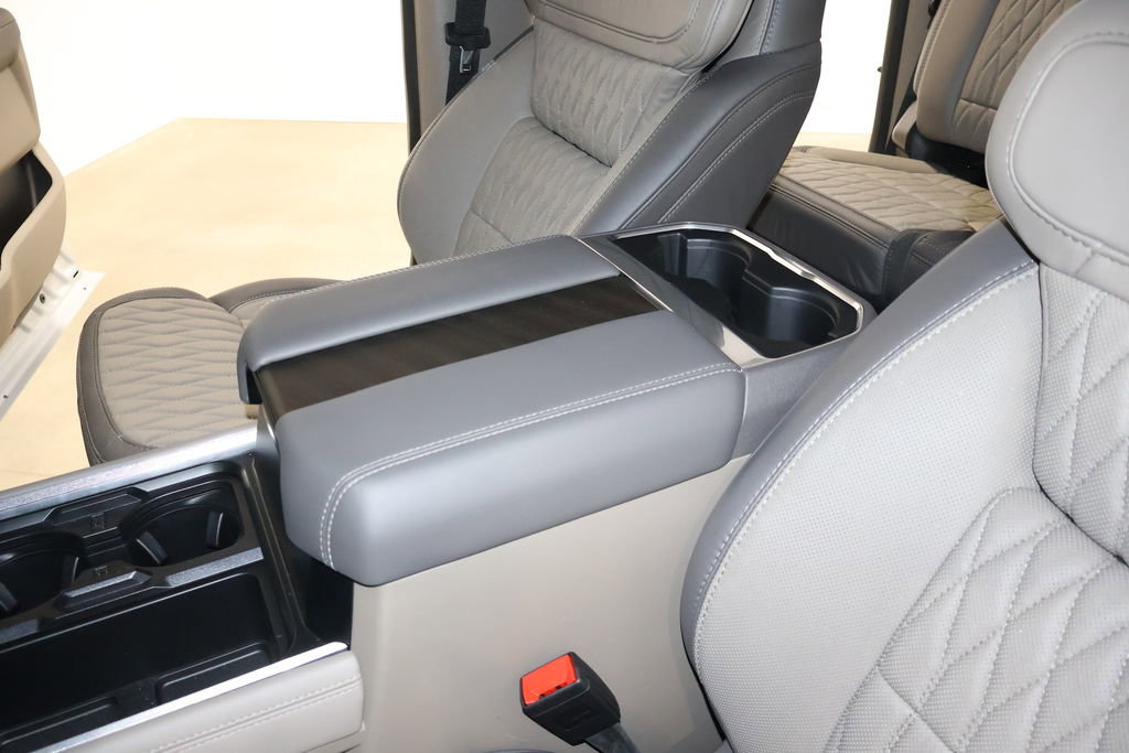 Used 2025 Ford F250 Platinum w/ Platinum Plus Package image 32