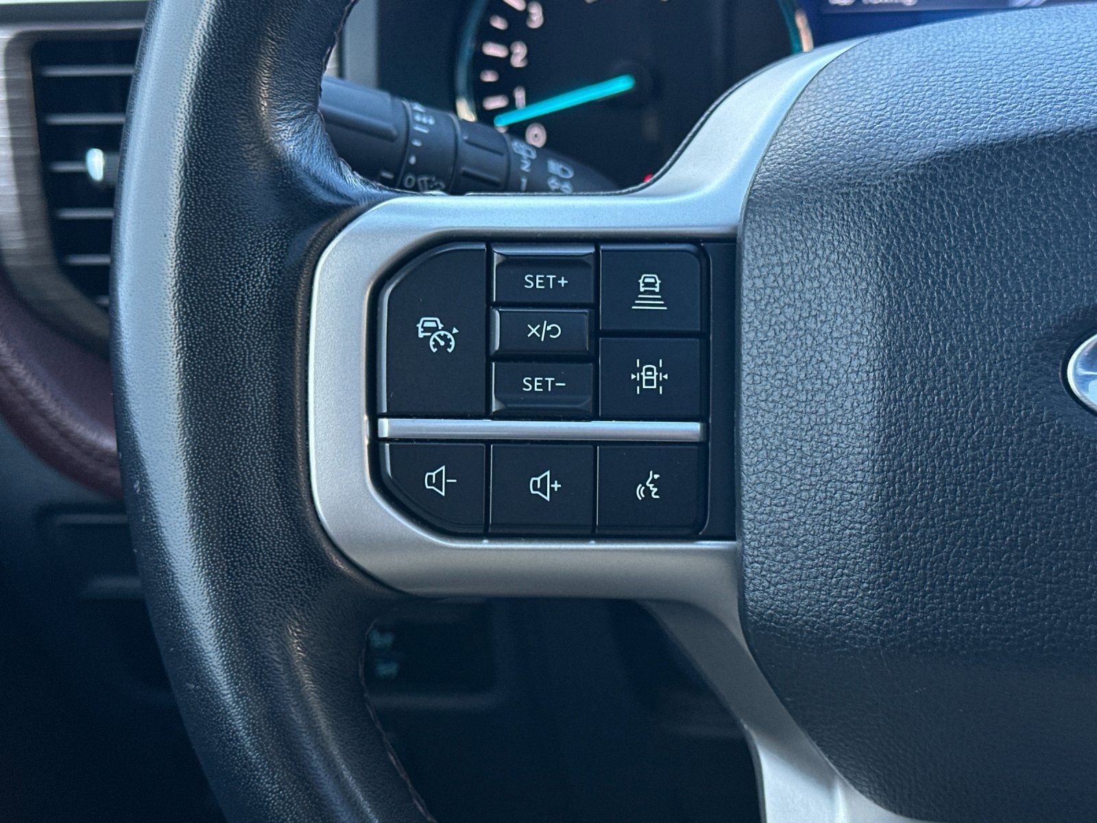 Used 2024 Ford Expedition Max Limited image 31