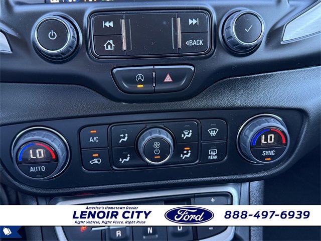 Used 2024 GMC Terrain SLT image 21