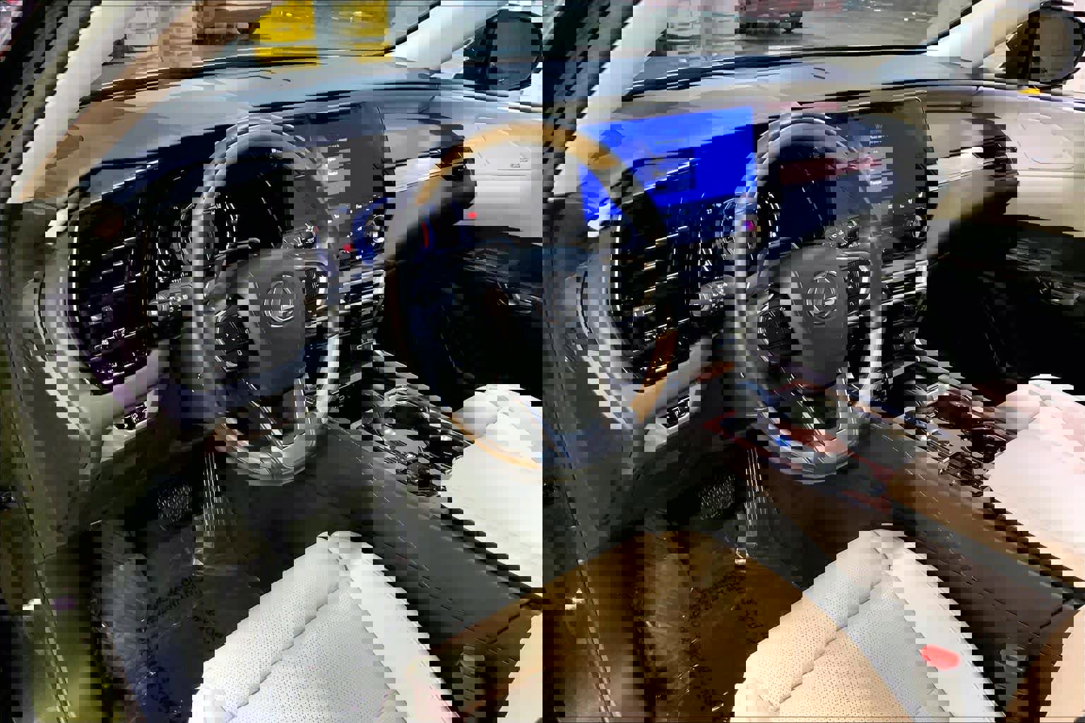 Certified 2023 Lexus RX 350 Luxury w/ Accessory Package (K3) image 18