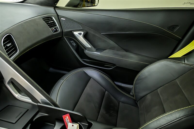 Used 2016 Chevrolet Corvette Z06 w/ C7.r Special Edition RWD image 36