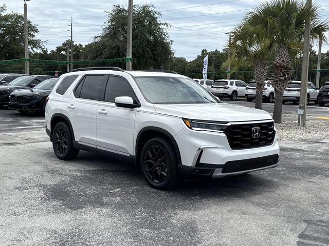 New 2025 Honda Pilot Touring image 2