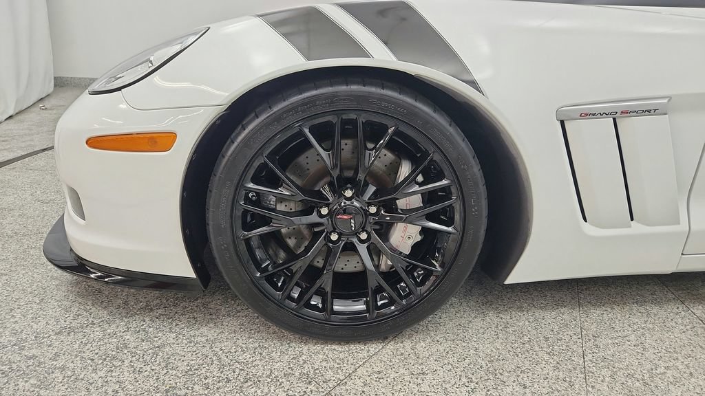 Used 2010 Chevrolet Corvette Grand Sport w/ Preferred Equipment Group RWD image 38