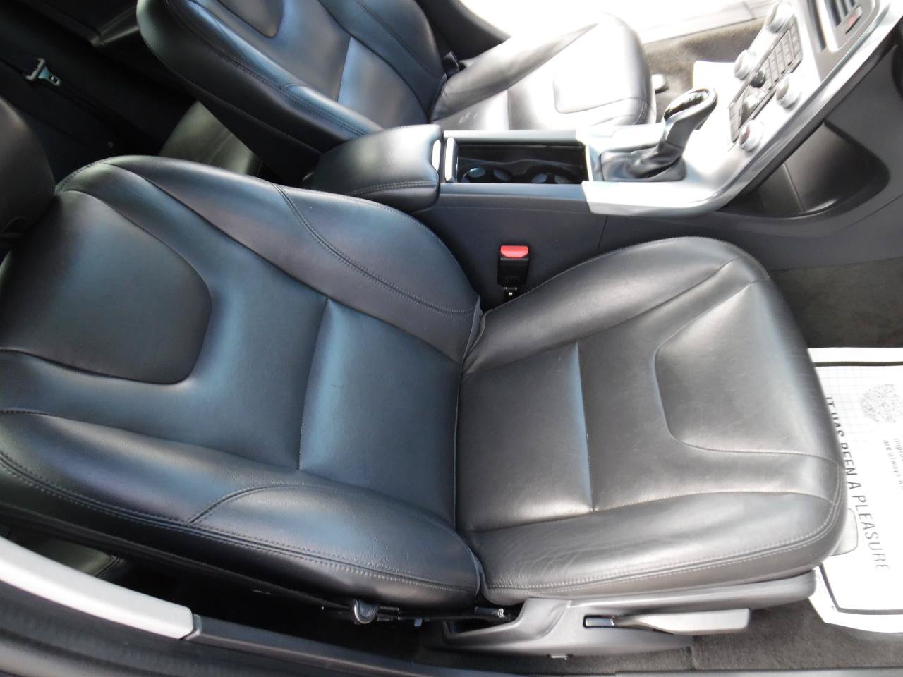 Used 2017 Volvo S60 T5 Dynamic FWD image 23