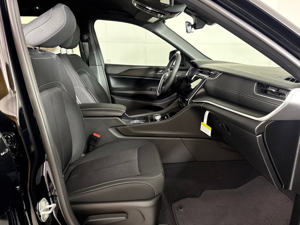 New 2026 Jeep Grand Cherokee Laredo RWD image 16