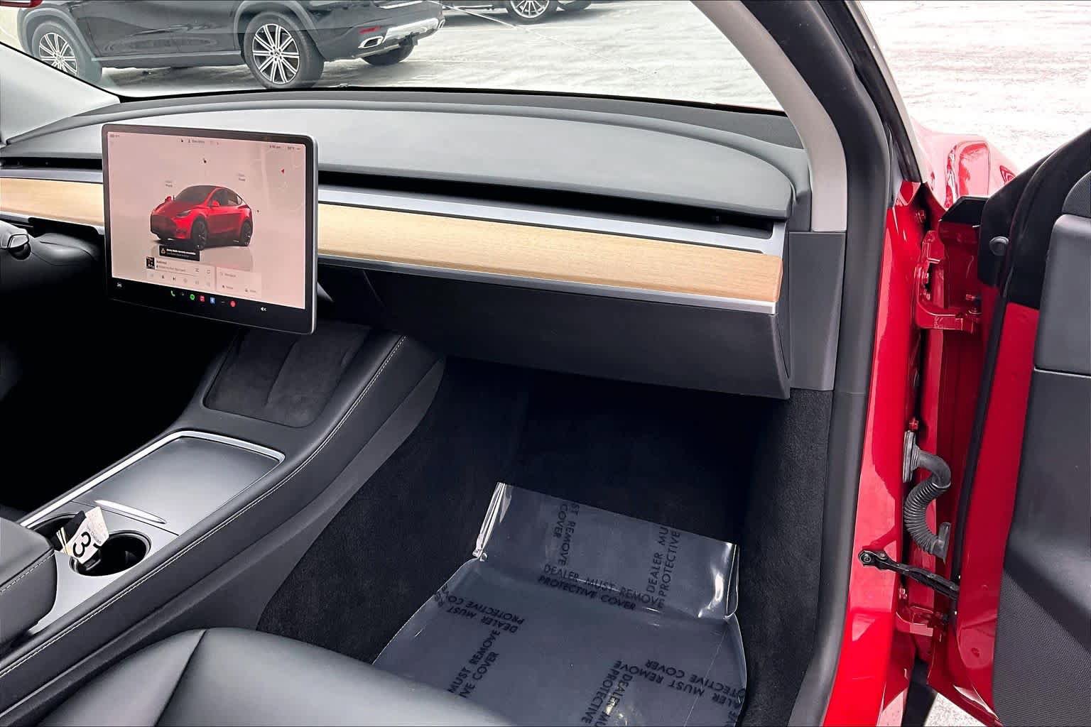 Used 2022 Tesla Model Y Long Range image 17