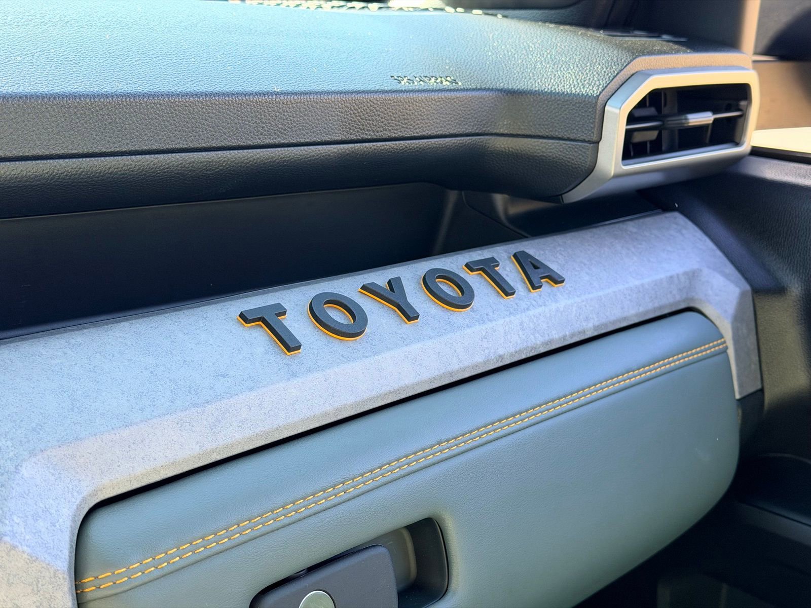 Used 2025 Toyota Tacoma Trailhunter AWD/4WD image 55