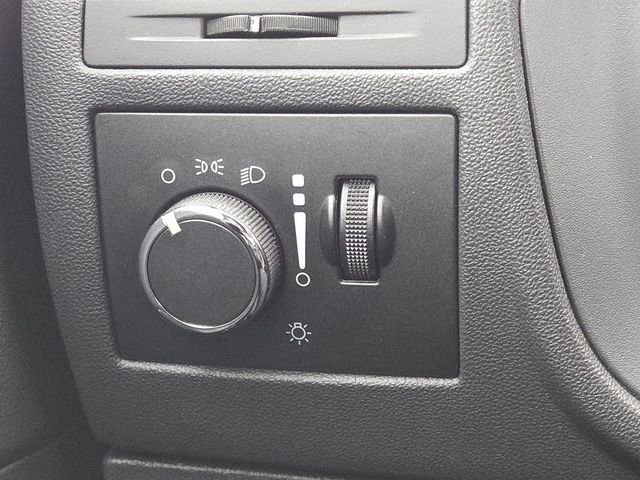 Used 2013 Dodge Challenger SXT image 7