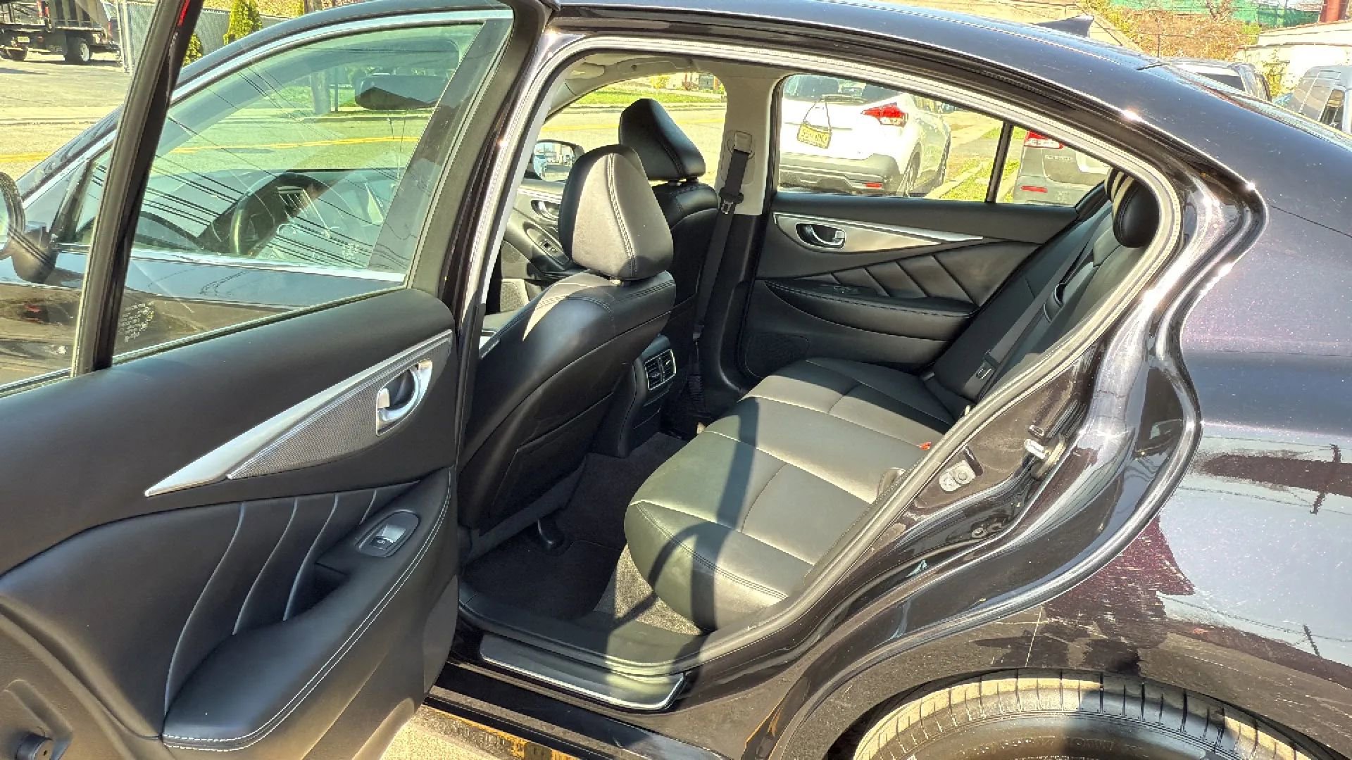 Used 2015 INFINITI Q50 Premium w/ Navigation Package image 27