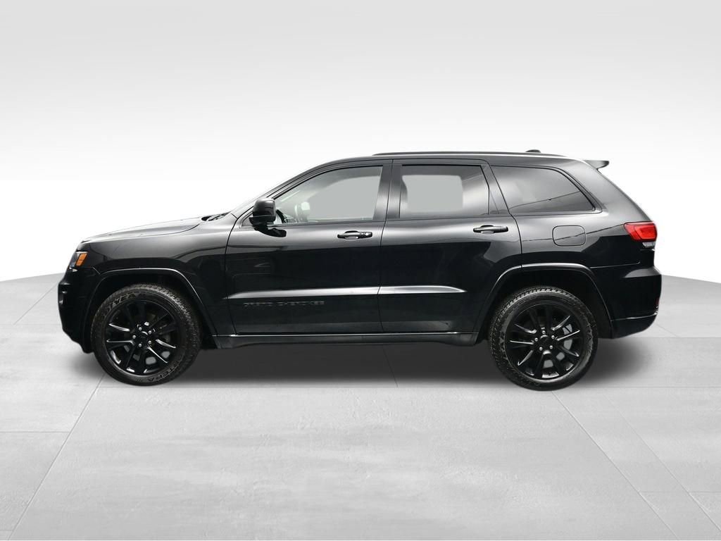 Used 2018 Jeep Grand Cherokee Altitude AWD/4WD image 2