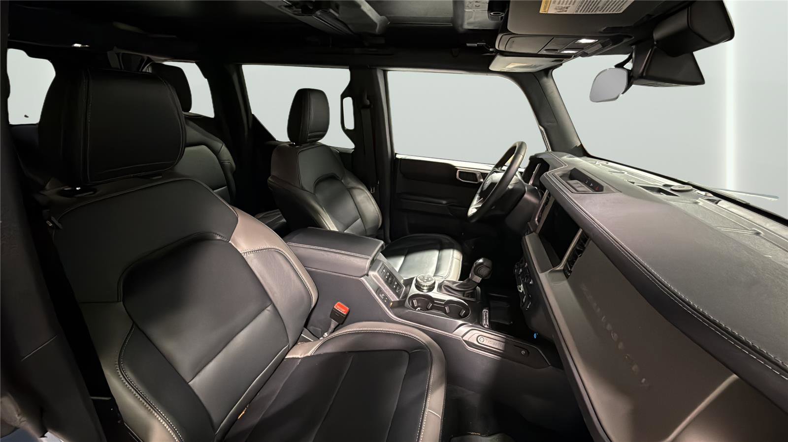 Used 2025 Ford Bronco Outer Banks AWD/4WD image 14