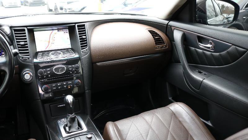 Used 2011 INFINITI FX35 AWD w/ Premium Pkg image 17