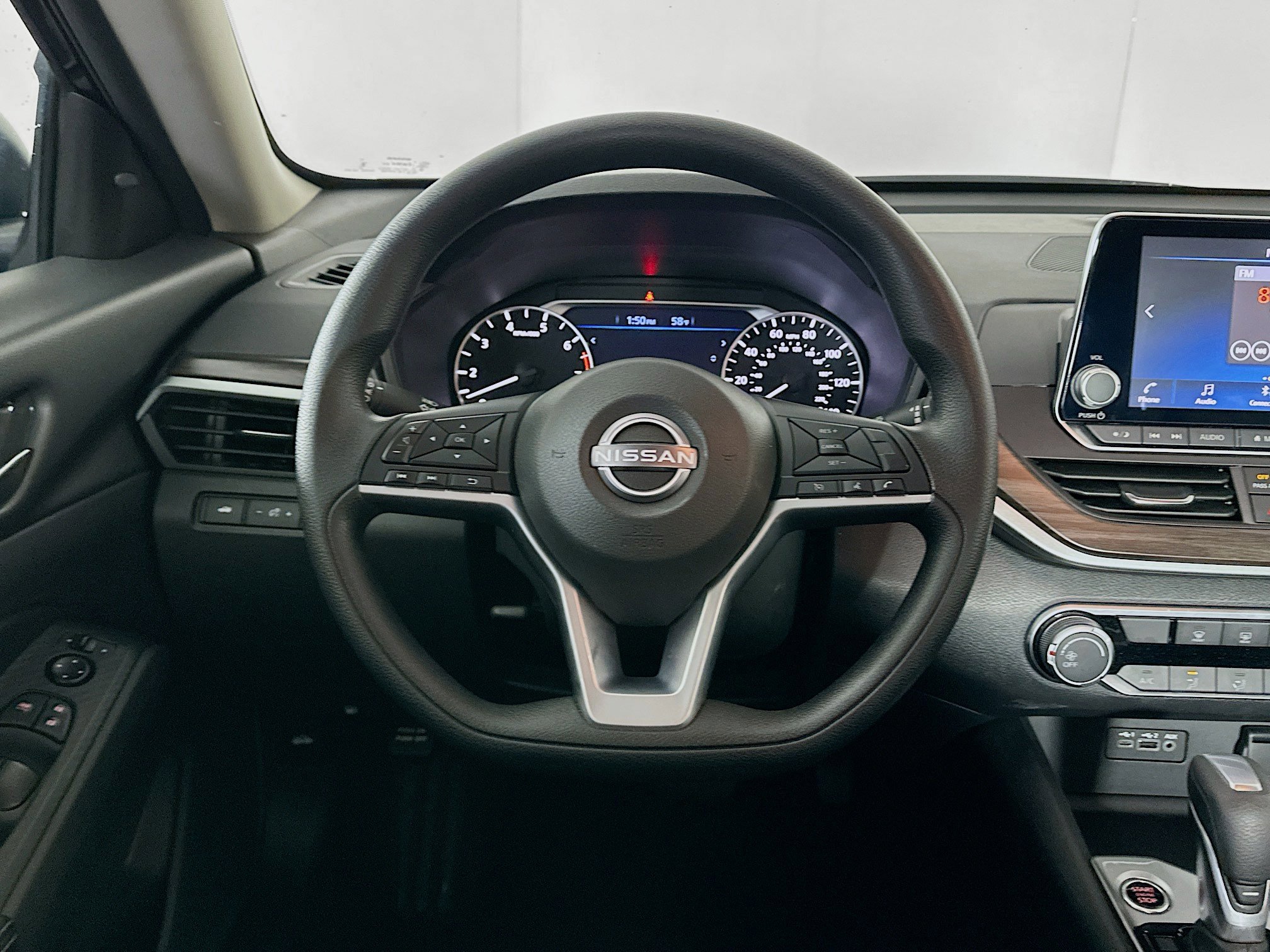 Used 2025 Nissan Altima 2.5 SV image 18