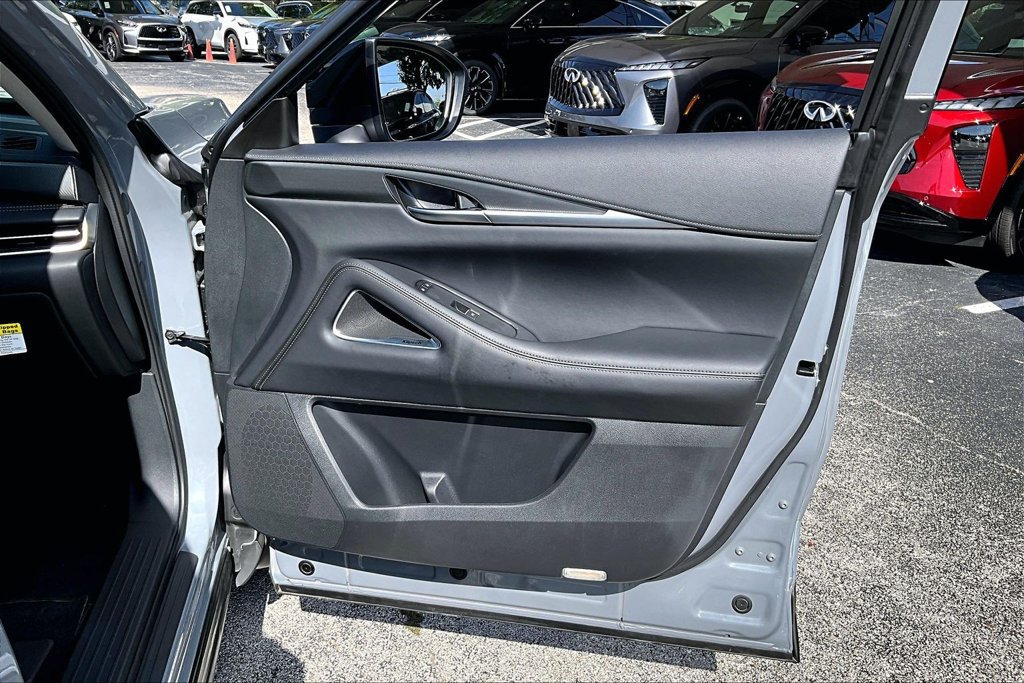 Used 2026 INFINITI QX60 Luxe w/ Cargo Package FWD image 23