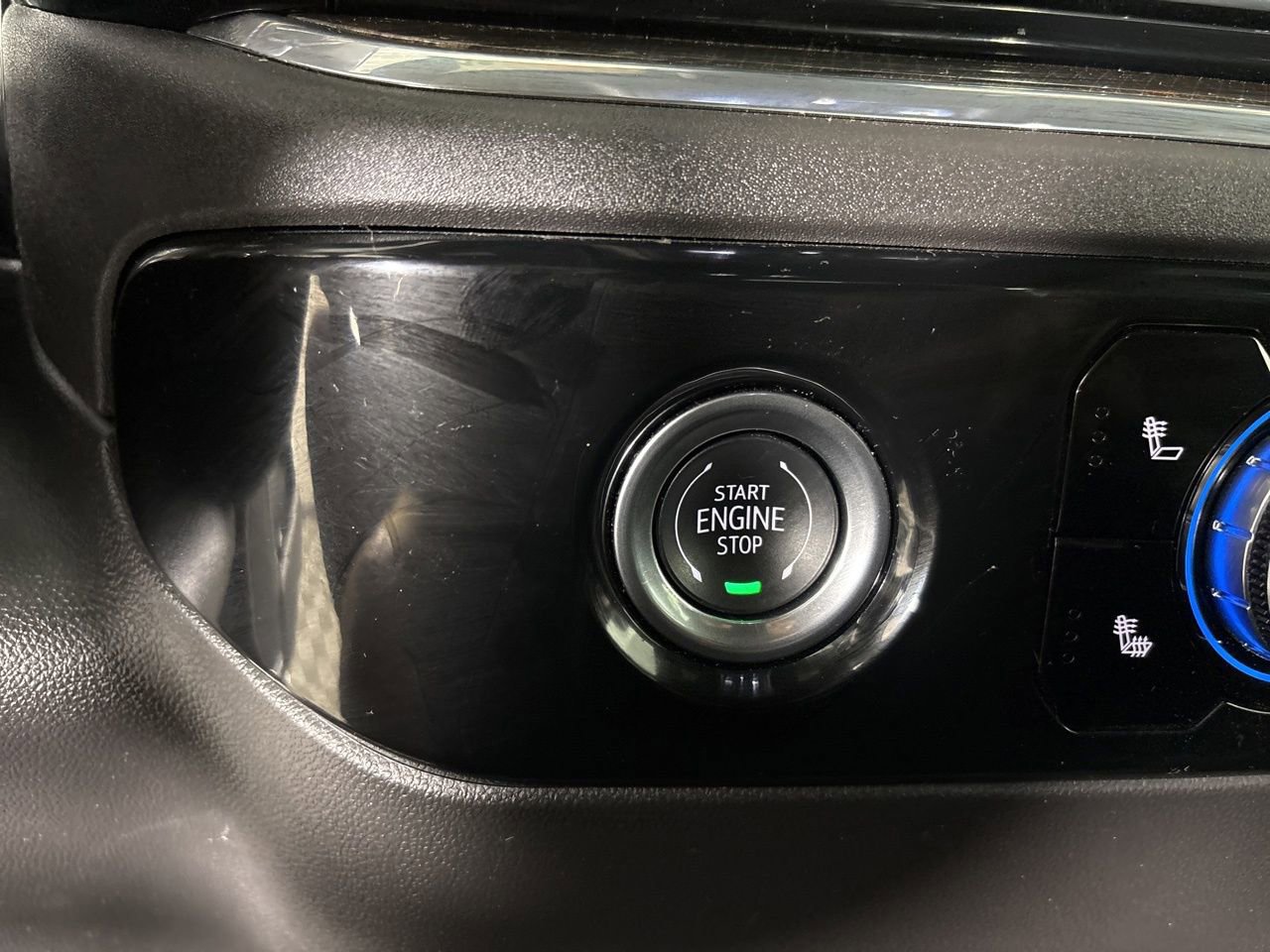 Used 2024 GMC Sierra 1500 Elevation image 17