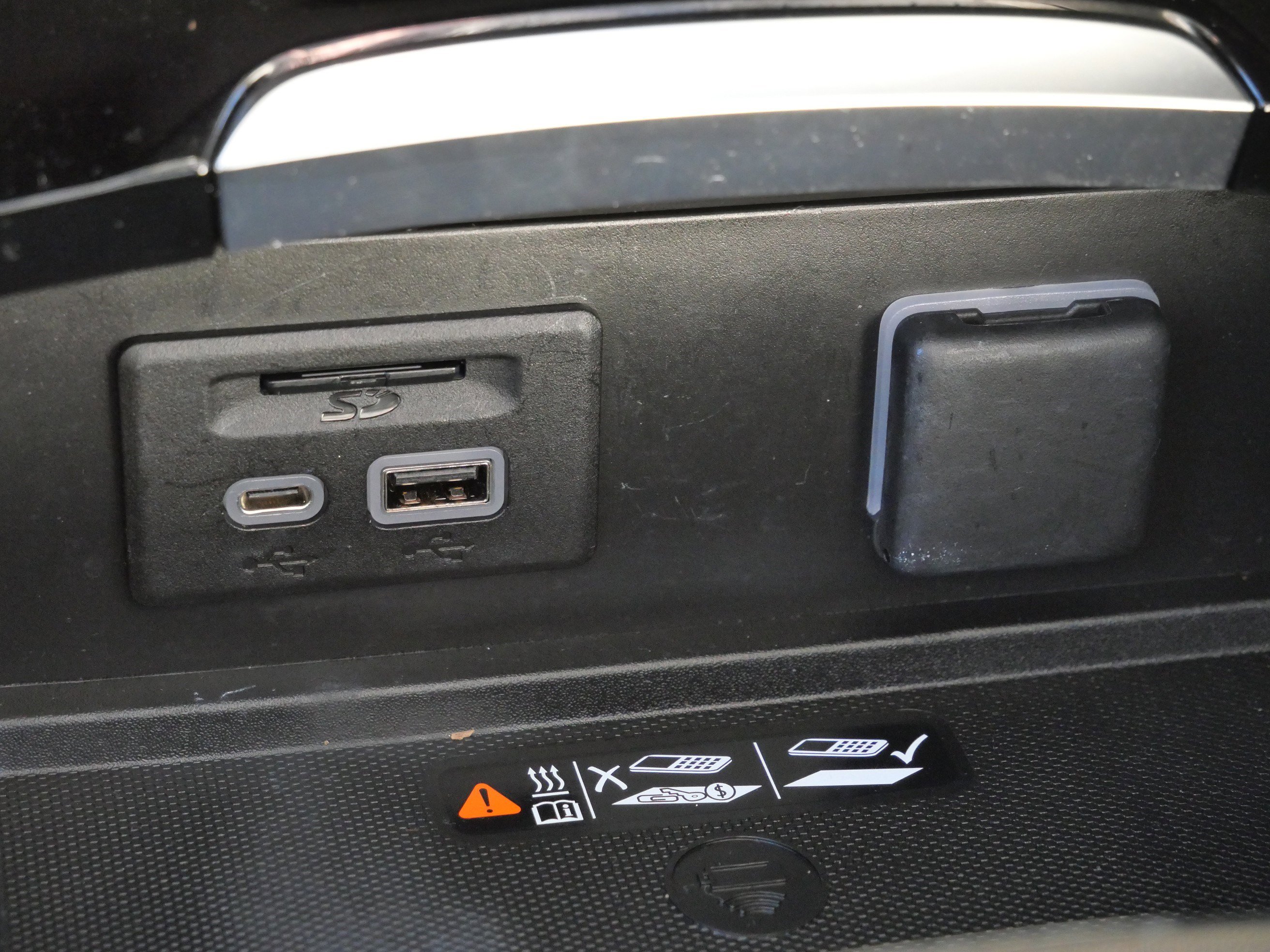 Used 2023 Buick Envision Avenir image 27