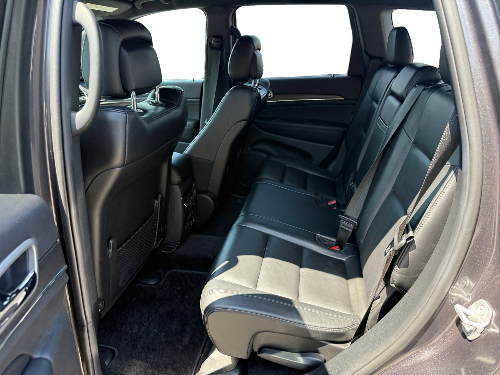 Used 2018 Jeep Grand Cherokee Limited RWD image 16