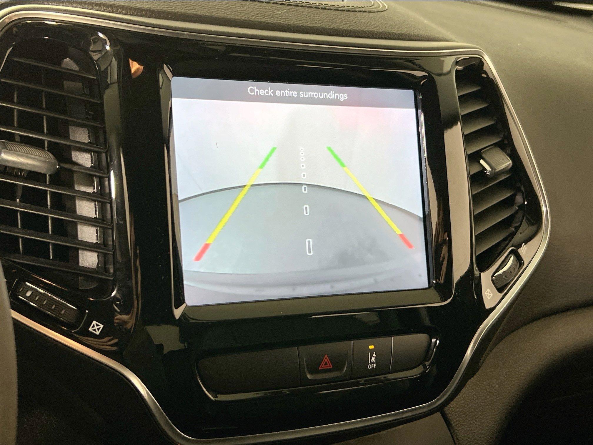 Used 2022 Jeep Cherokee Limited image 13