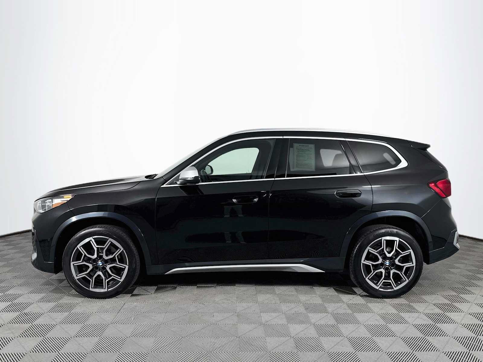 Used 2023 BMW X1 xDrive28i w/ Convenience Package AWD/4WD image 8