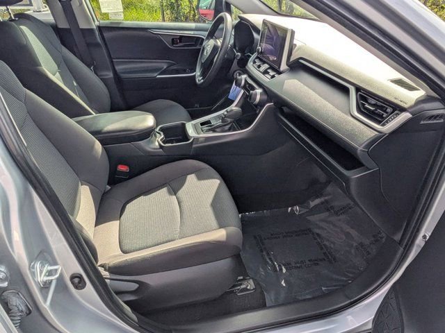 Used 2024 Toyota RAV4 LE image 5