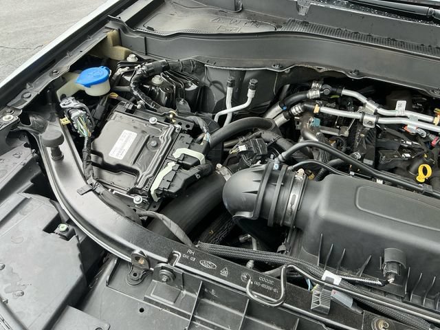 Used 2022 Ford Explorer XLT w/ Equipment Group 202A AWD/4WD image 19