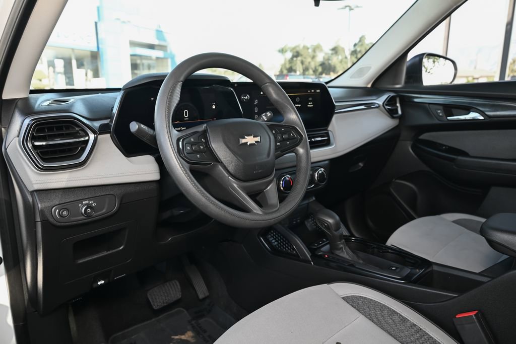Used 2024 Chevrolet TrailBlazer LS image 17
