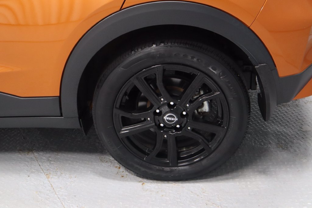 Certified 2023 Nissan Kicks SR w/ SR Premium Package FWD image 18