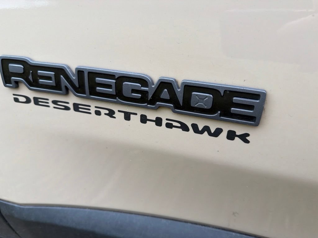 Used 2017 Jeep Renegade Trailhawk AWD/4WD image 15