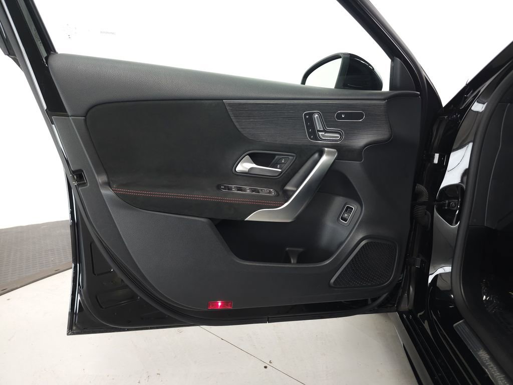 Certified 2022 Mercedes-Benz A 220 4MATIC image 5