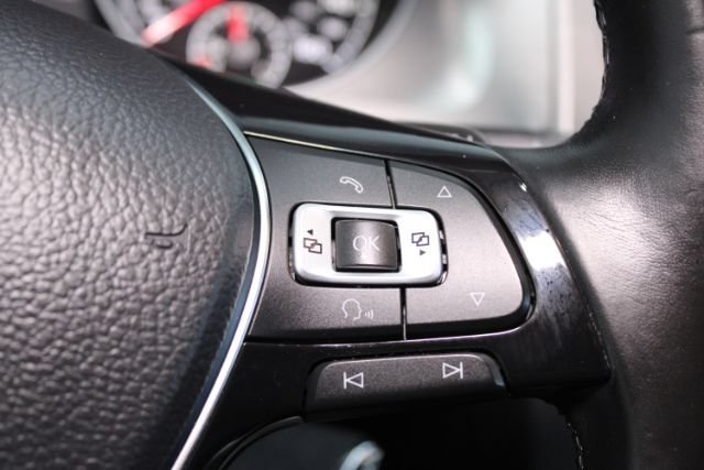 Used 2017 Volkswagen Golf S FWD image 17