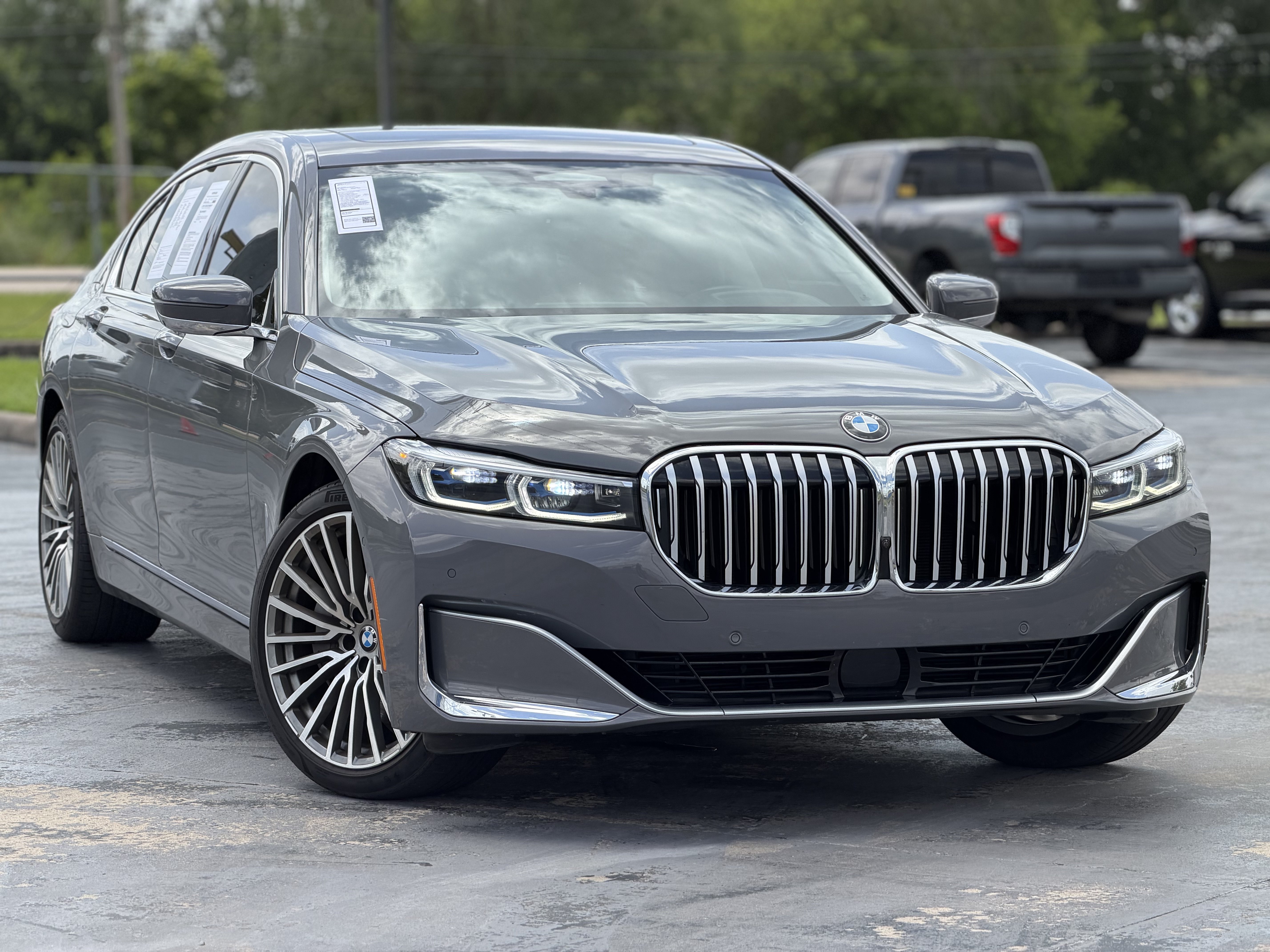 Used 2020 BMW 750i xDrive w/ Executive Package AWD/4WD image 3
