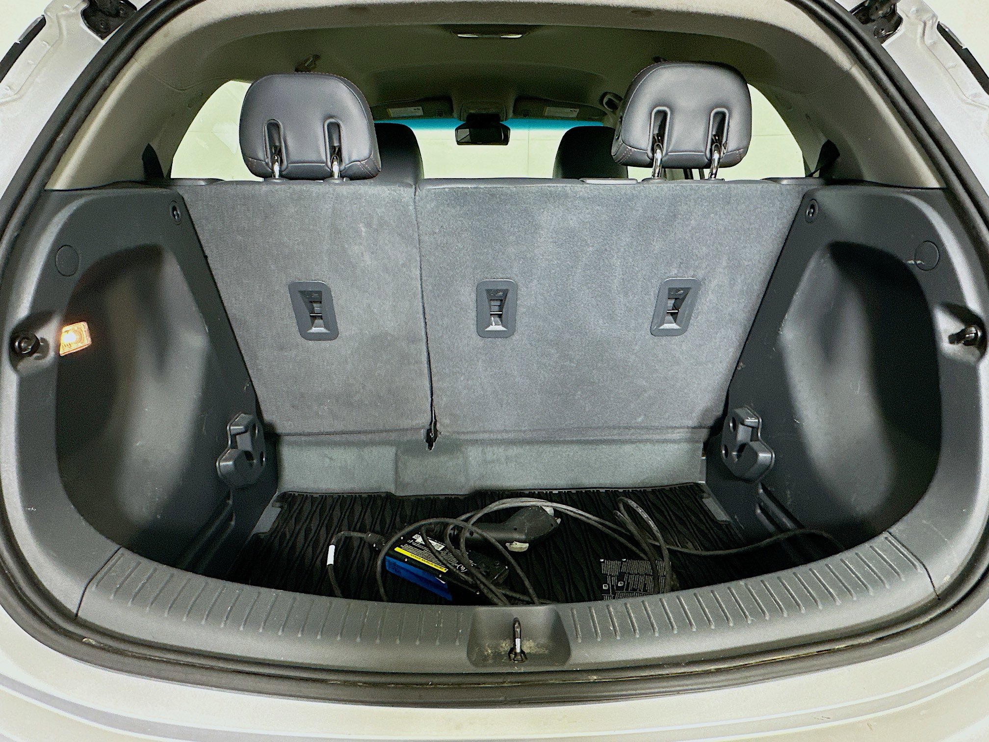 Used 2018 Chevrolet Bolt Premier w/ Driver Confidence II Package FWD image 27