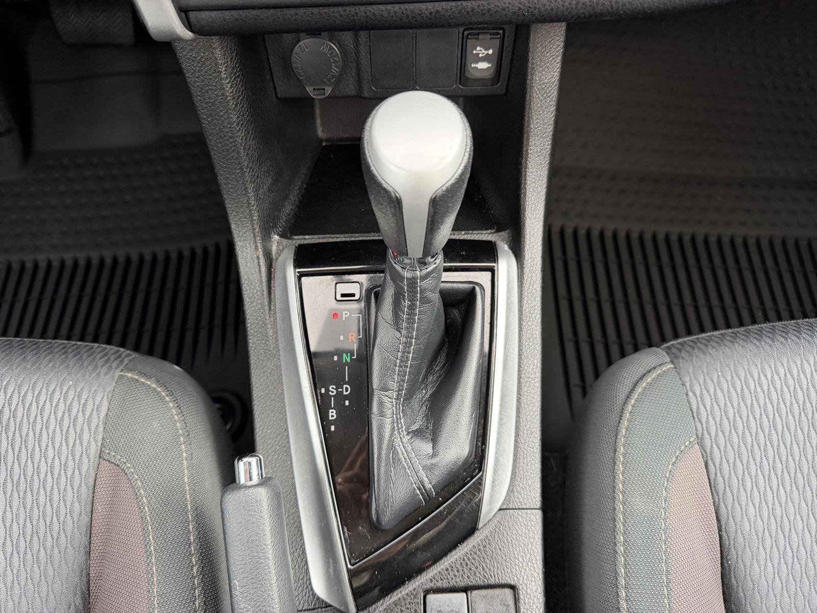 Used 2019 Toyota Corolla LE image 28