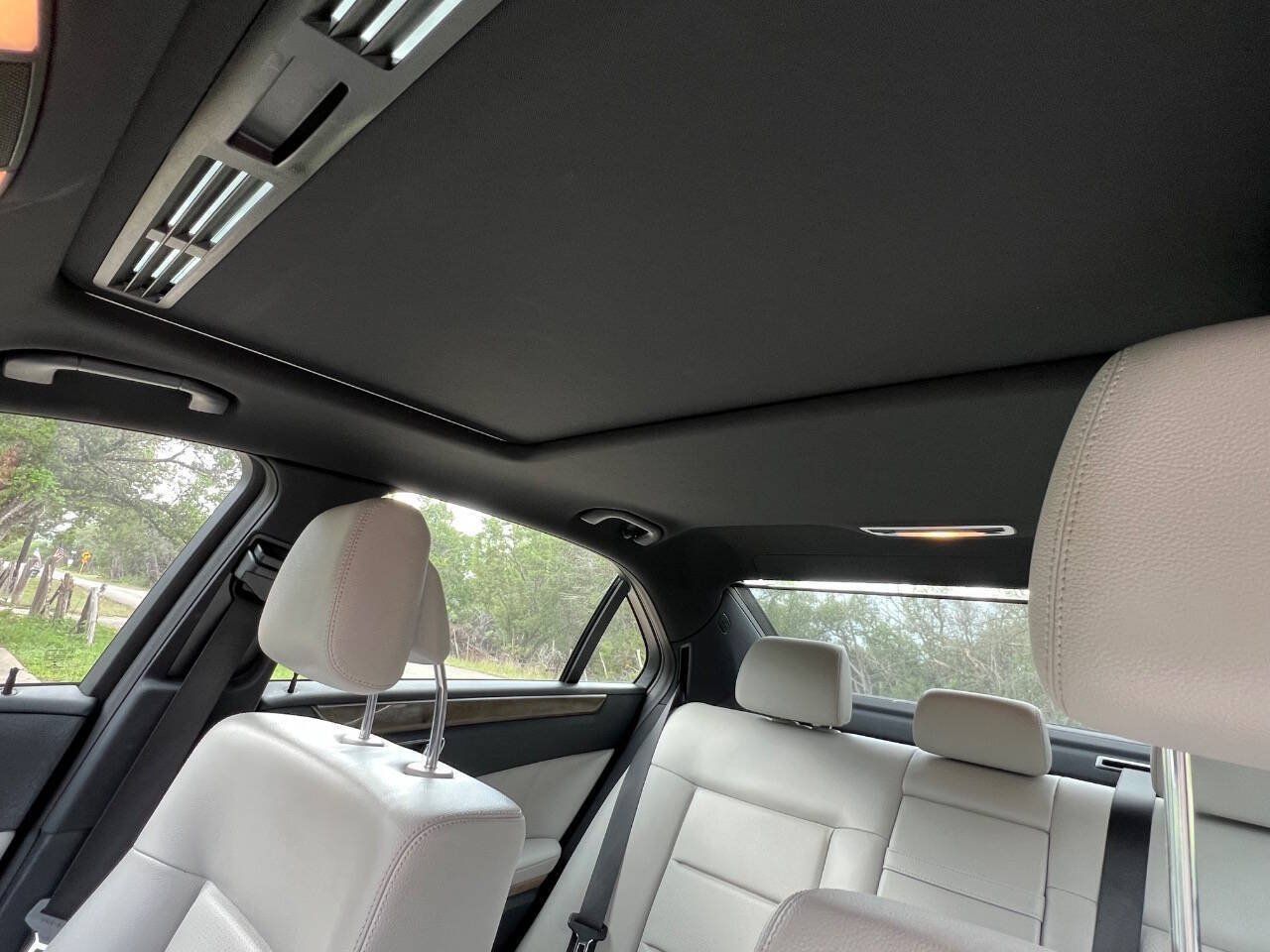 Used 2010 Mercedes-Benz E 350 Sedan image 36