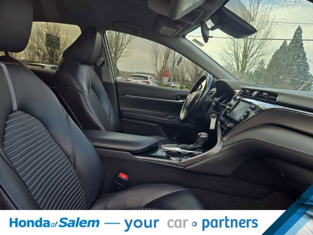 Used 2020 Toyota Camry SE image 11