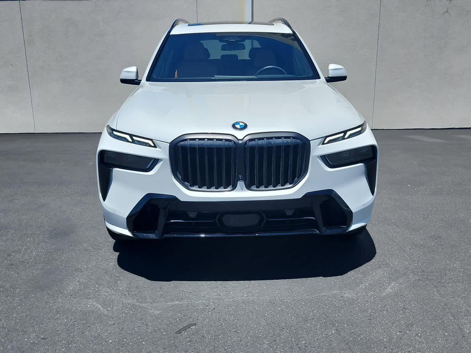 Used 2024 BMW X7 xDrive40i w/ M Sport Package AWD/4WD image 5